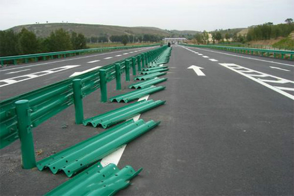 洛阳波形护栏的维护与管理确保道路安全的关键步骤
