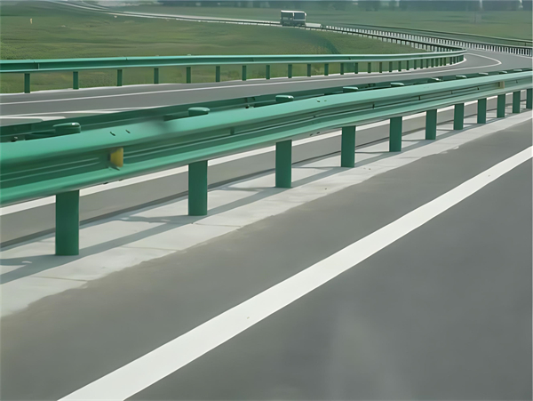 洛阳高速护栏板守护安全广泛应用于多个行业