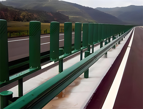 洛阳三波护栏板在高速公路的应用